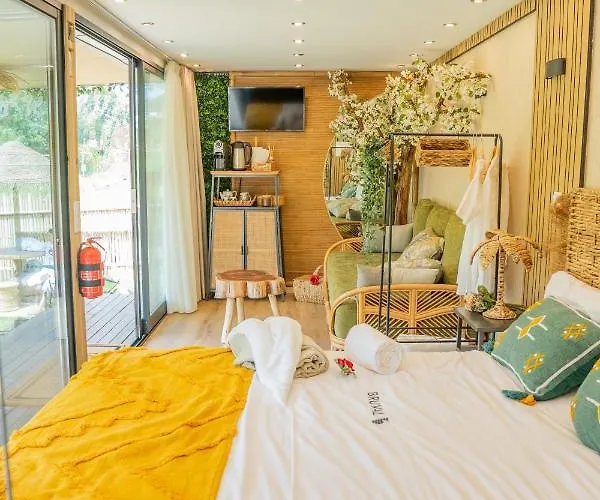 Station touristique Bruval Eco Retreat *